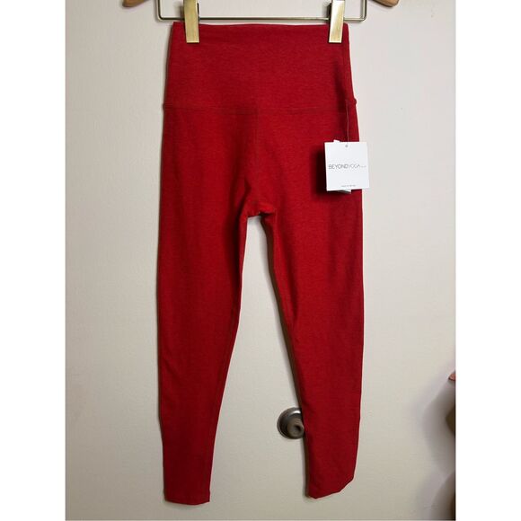 Beyond Yoga Red Set - Picture 5 of 10